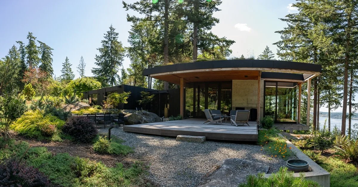 Green roof blends into low maintenance landscape-581.jpg