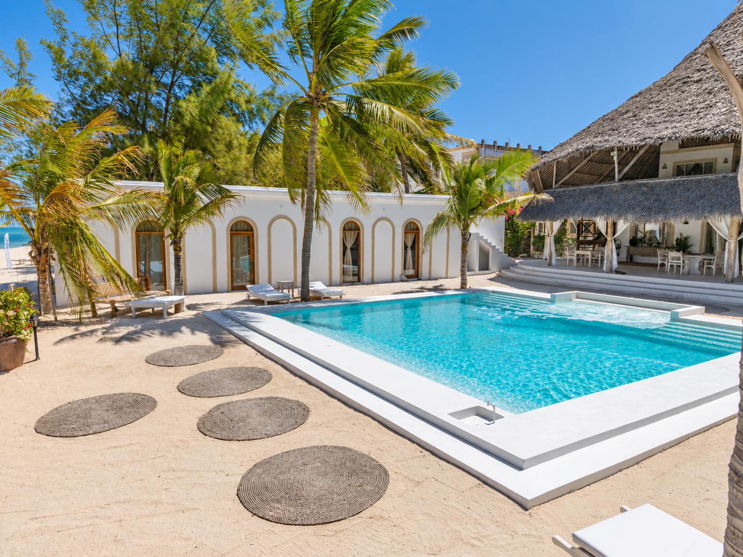 Alawi_Home_Kenya_pool_ocean_6.png