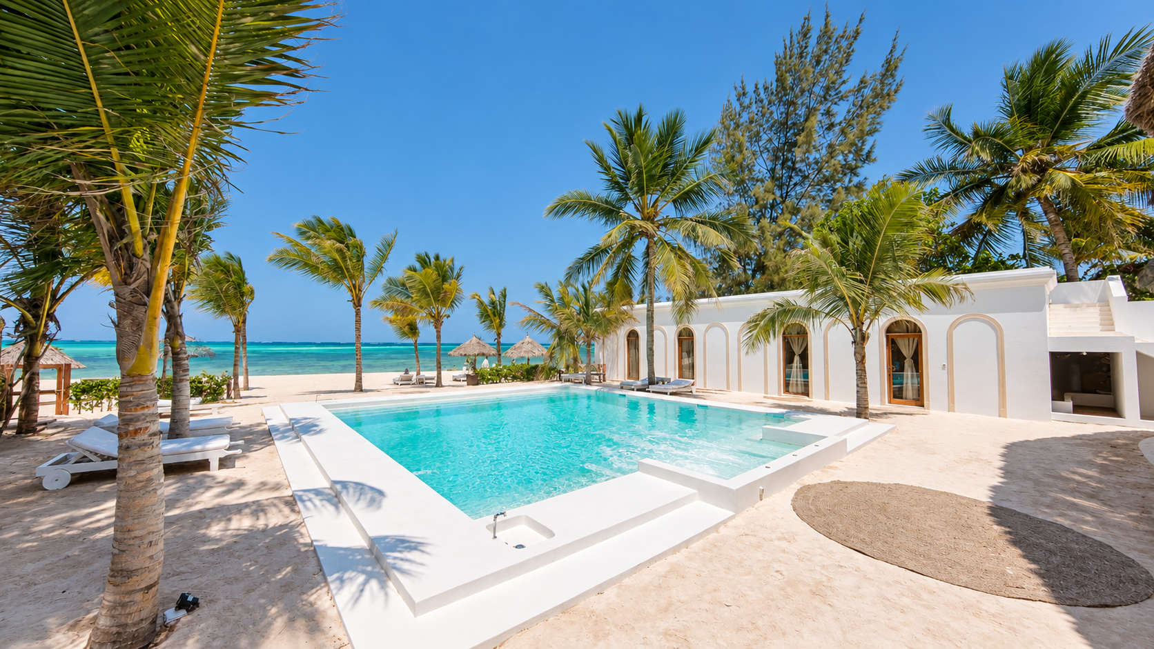Alawi_Home_Kenya_pool_ocean_2.png