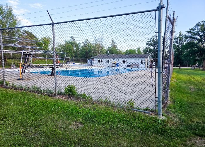 pinawa_pool_01.jpg