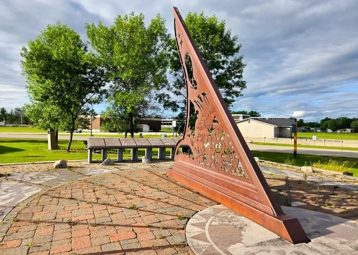 pinawa_sundial_01.jpg