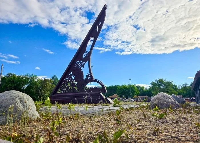 pinawa_sundial_02.jpg