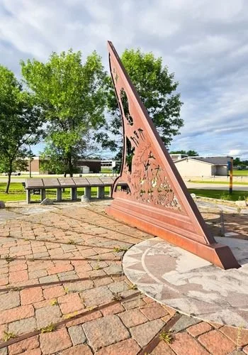 pinawa_sundial_03.jpg