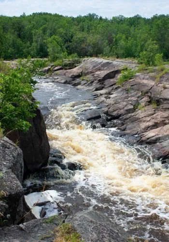 provincial_parks_whitemouth_falls_07.jpg