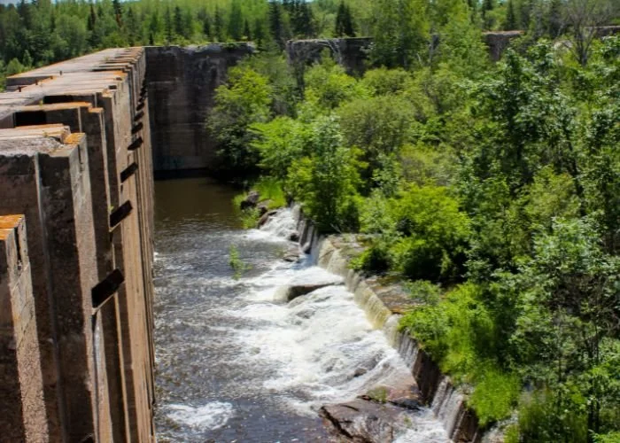 provincial_parks_pinawa_dam_07.jpg