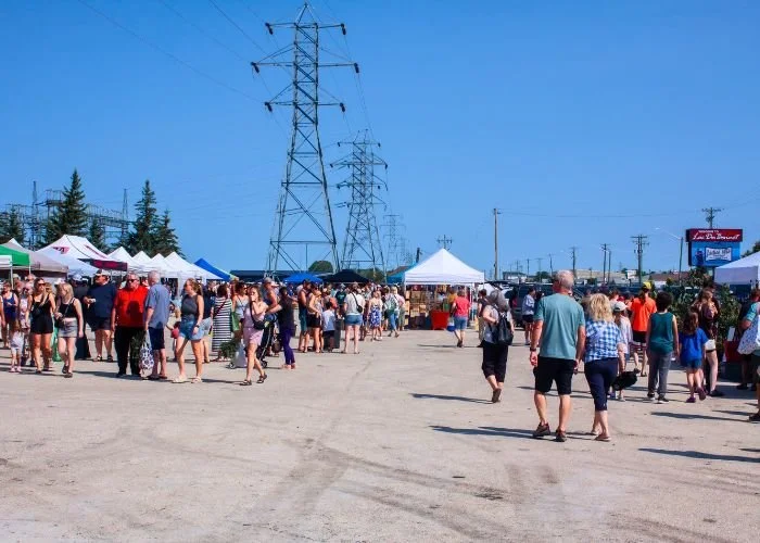 lacdubonnet_farmers_market_01.jpg