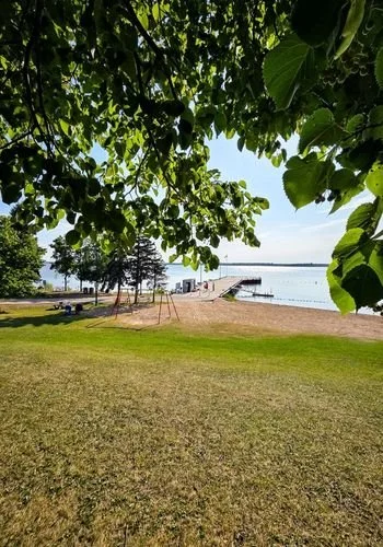 lacdubonnet_beach_01.jpg