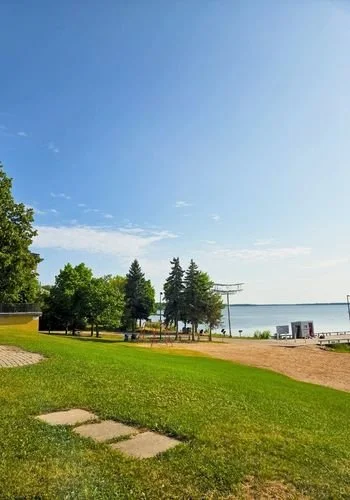 lacdubonnet_beach_04.jpg