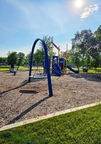 powerviewpinefalls_village_green_park_02.jpg