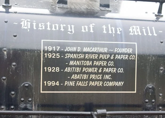 powerviewpinefalls_train_01.jpg