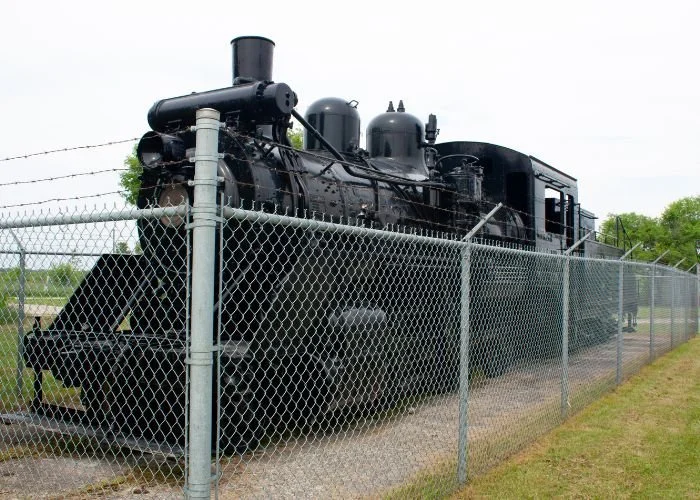 powerviewpinefalls_train_05.jpg