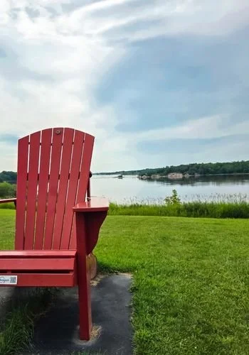 powerviewpinefalls_red_chair_02.jpg