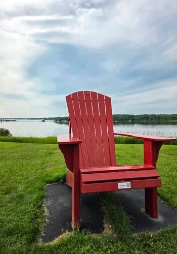 powerviewpinefalls_red_chair_01.jpg