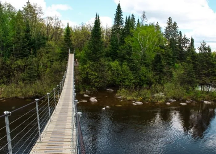 pinawa_suspension_bridge_02.jpg