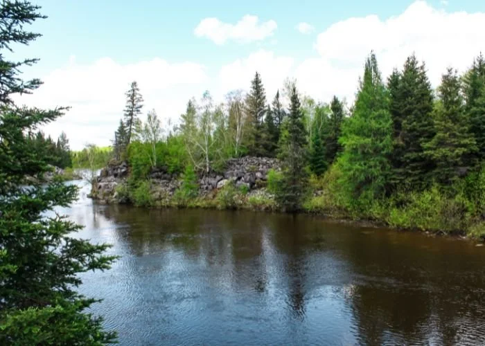 pinawa_suspension_bridge_09.jpg