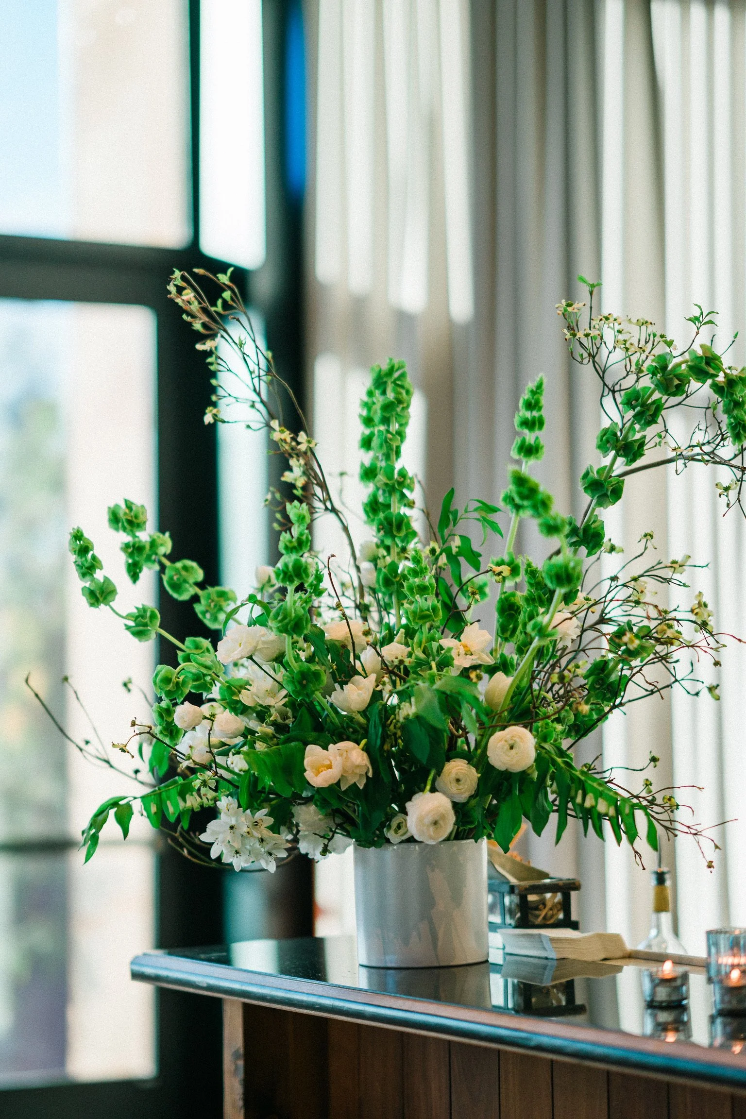 Stanly Ranch Wedding Flowers Bar Arrangement