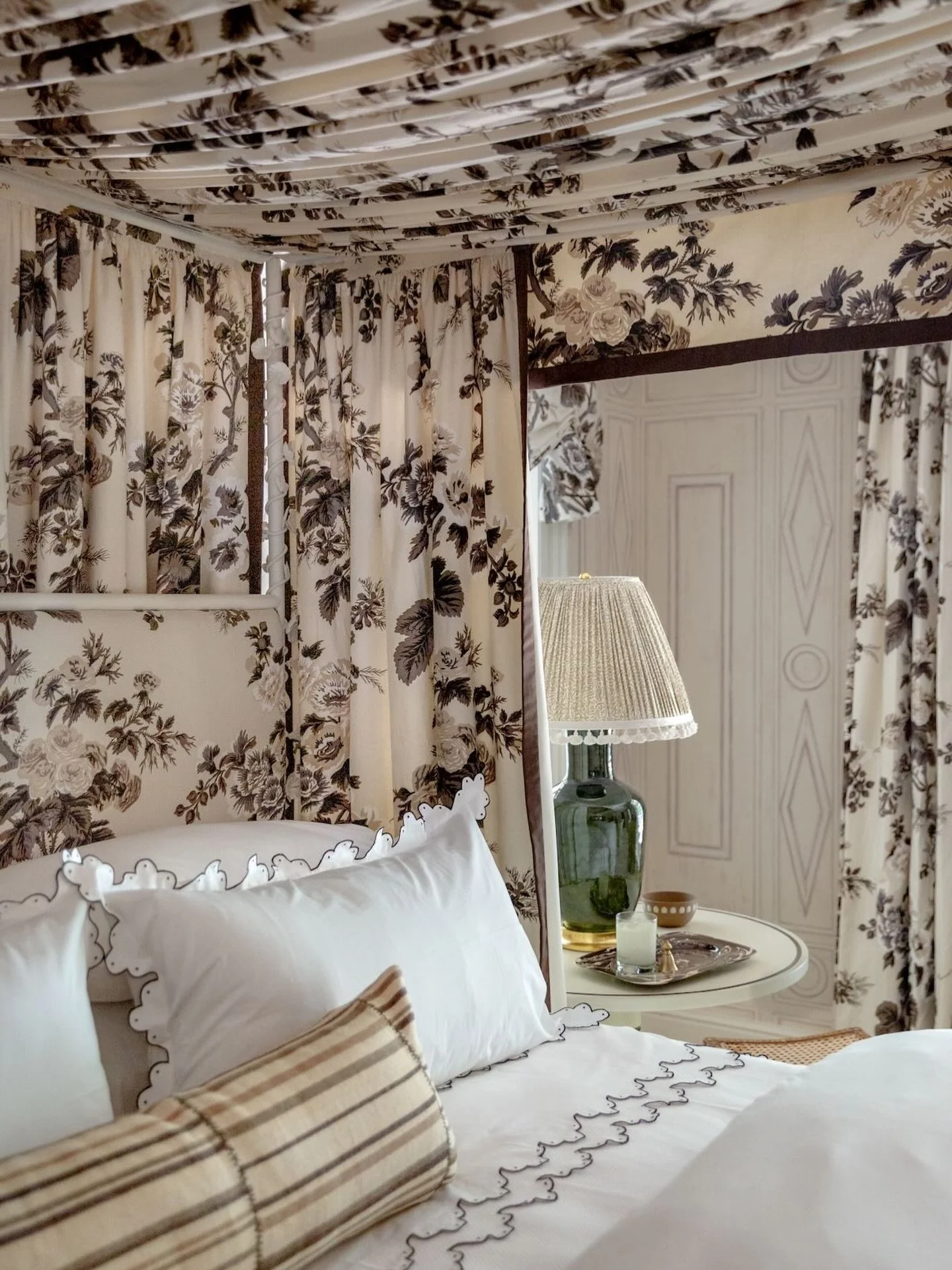 We&rsquo;re still thinking about our collaboration with @alexandranorwood and @worthenfurniture for the @flowermagazine showhouse. 

If you&rsquo;re dreaming of creating something just as stunning for your home, we&rsquo;re here to help. 

The U-Fam 