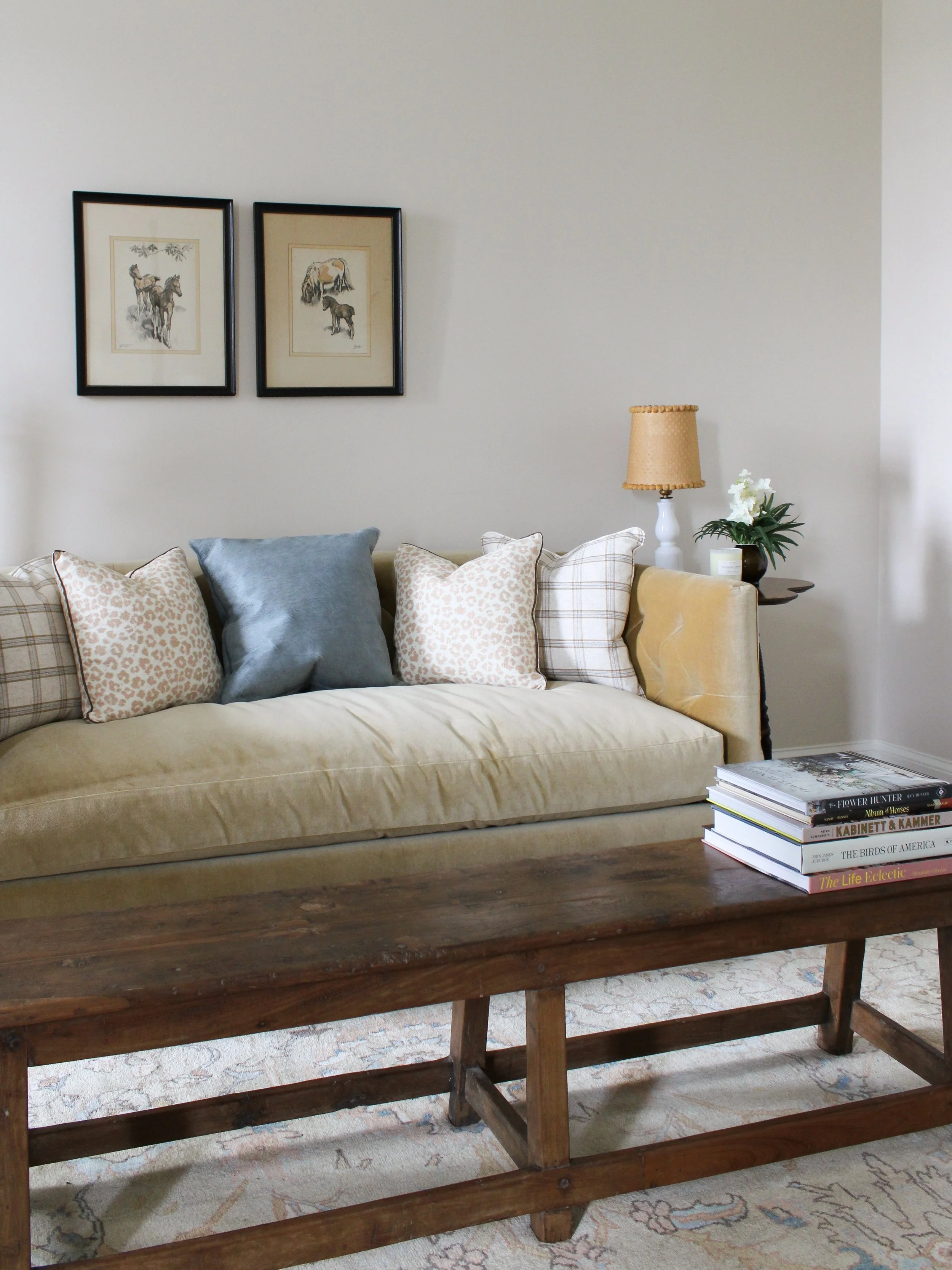 The sweetest butter yellow velvet sofa, styled to perfection by Diana Vicenti with custom pillows and vintage pieces.

Sofa: 7733-11 Apartment Sofa by @leeindustries 
Custom Pillows: @ufabinteriors
