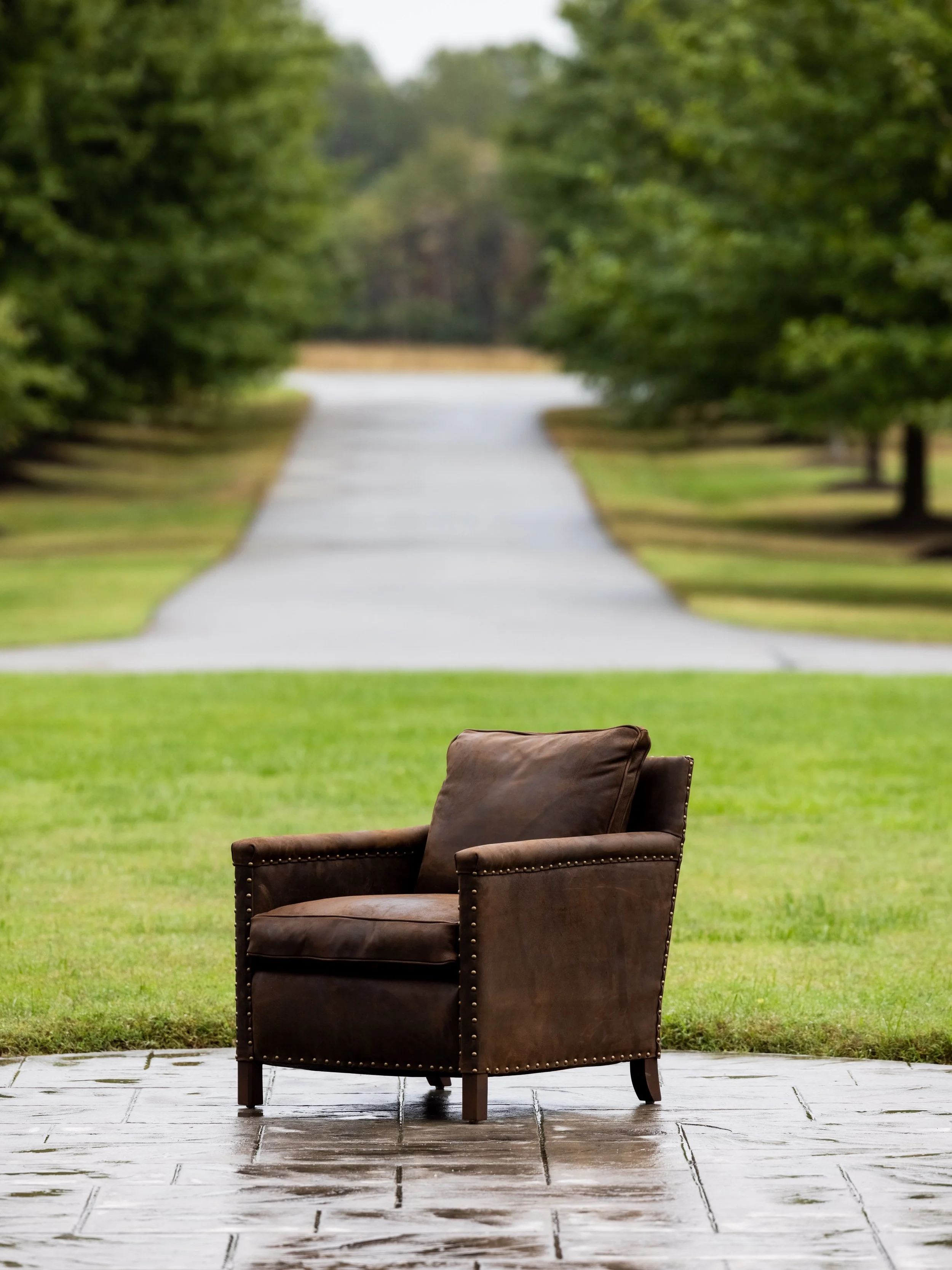 Last chance to save an extra 15% on @leeindustries!

If you&rsquo;ve been thinking about a new sofa, sectional, chair, ottoman, bed, or another custom piece, now is the time to make it yours for less. Plus, get it delivered in time for the holidays!

