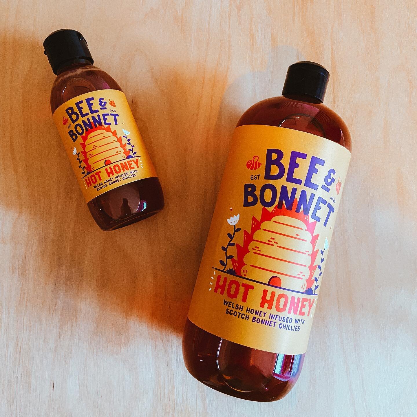 🔥 Little + Large &mdash; did you know our 1L catering bottles are just over the size of 4 regular bottles? They also work out as &pound;5 cheaper than buying individual bottles - perfect for restaurants + pop ups + serious hot honey fans 🧡🔥🐝 

In