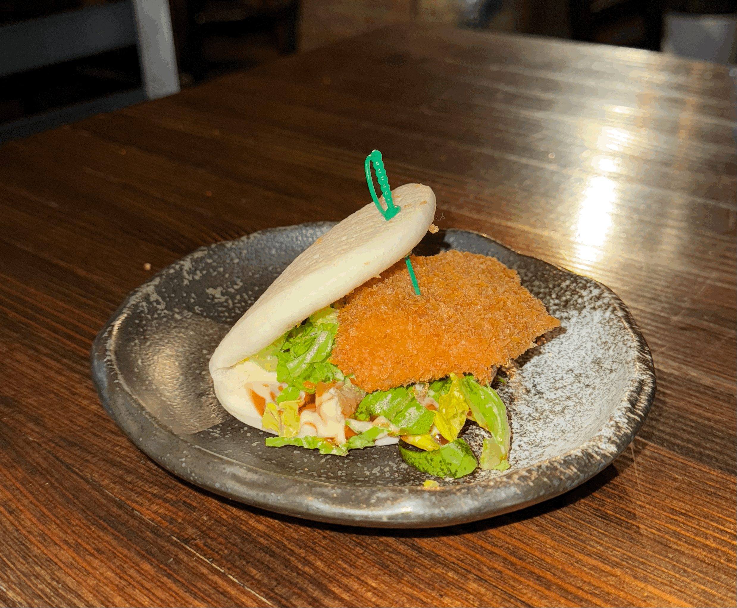 CRISPY CHICKEN BUN