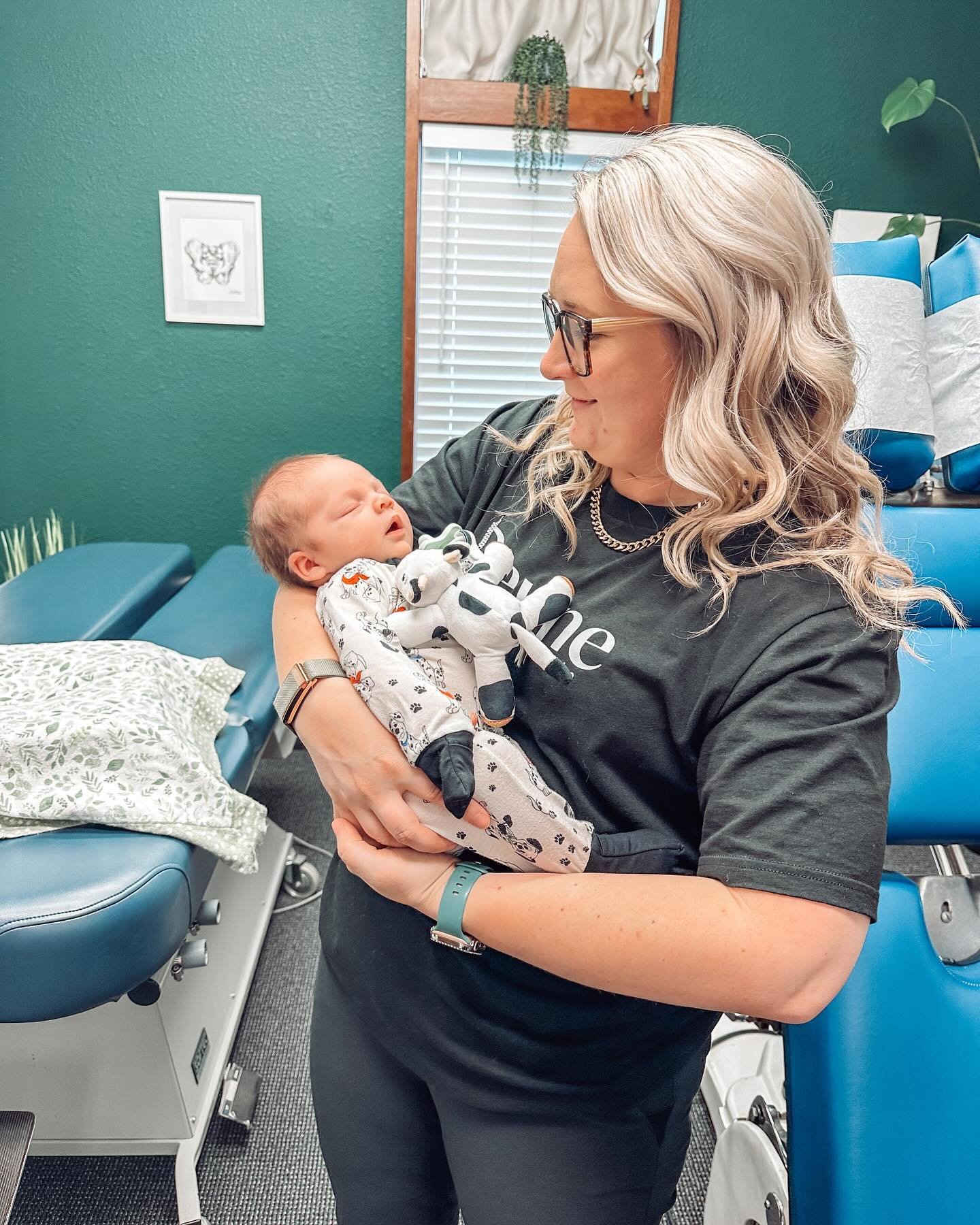 That Friday feeling&hellip;. Who&rsquo;s ready for a long weekend nap?! Happy, sleepy babies after getting adjusted are just the best!