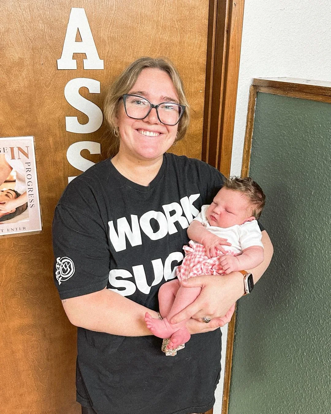 We had extra special visitors to the office today! Hazel Rae and Mikayla! Hazel has the cutest chunky cheeks ever. 💕 Congrats Mikayla and Hunter!!