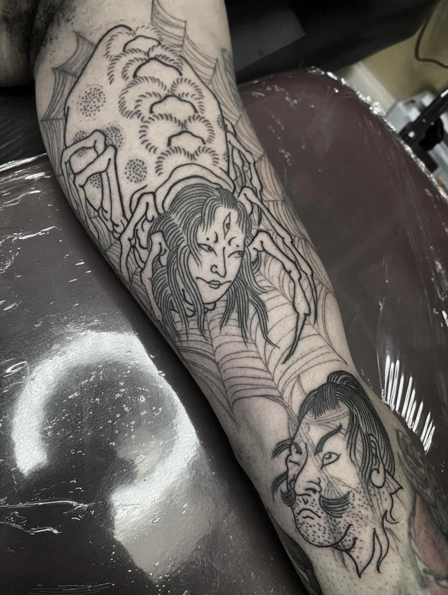 Jorogumo&rsquo;s snack by Mike (me) for Mike (him) at the abrasion lair ( @sickleandmoontattoo )

Thank you (you) good luck with your adhd