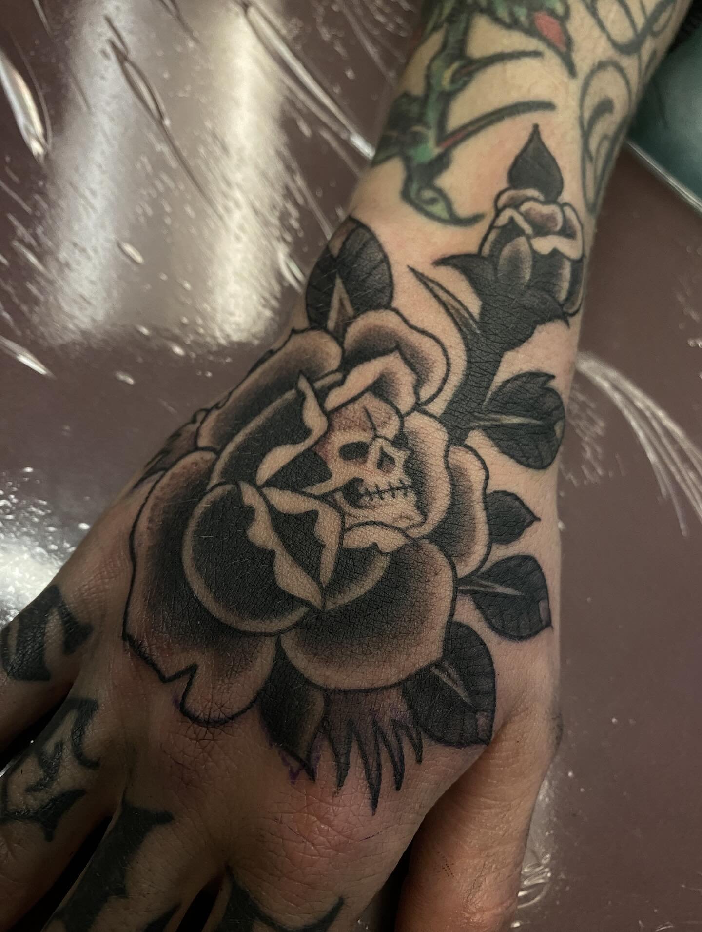 When are we boofin the gas station addy packs together fam I need a time and date (last 2 are healed)

Throwing hands and taking walks in the general vicinity of @sickleandmoontattoo book now to activate this limited time offer