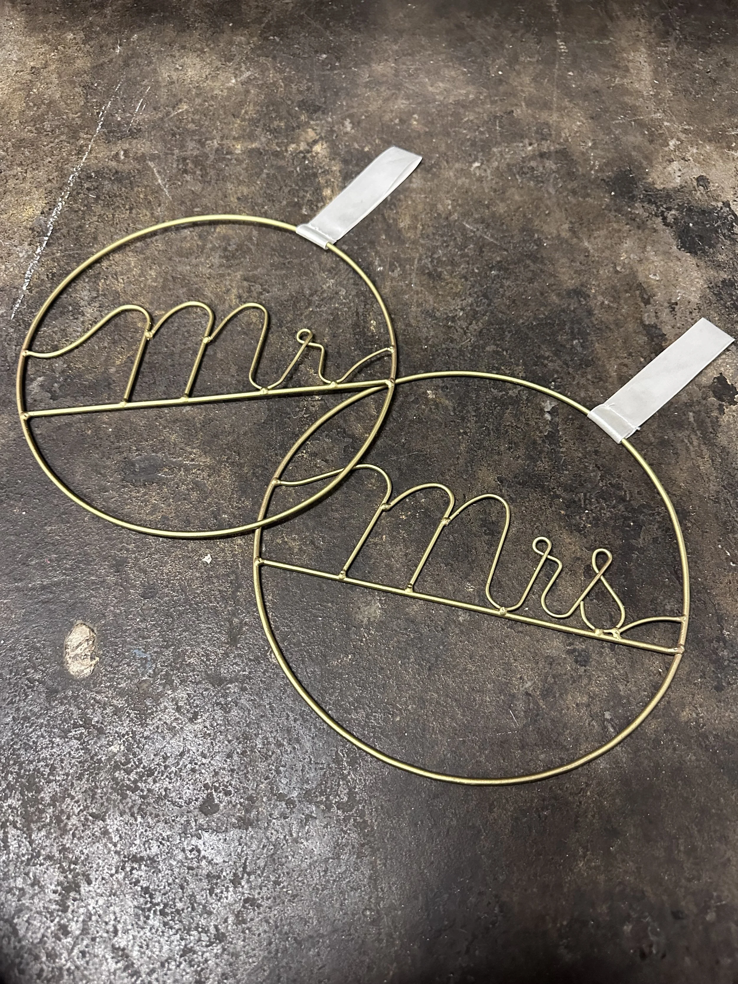 Mr & Mrs hanging signs