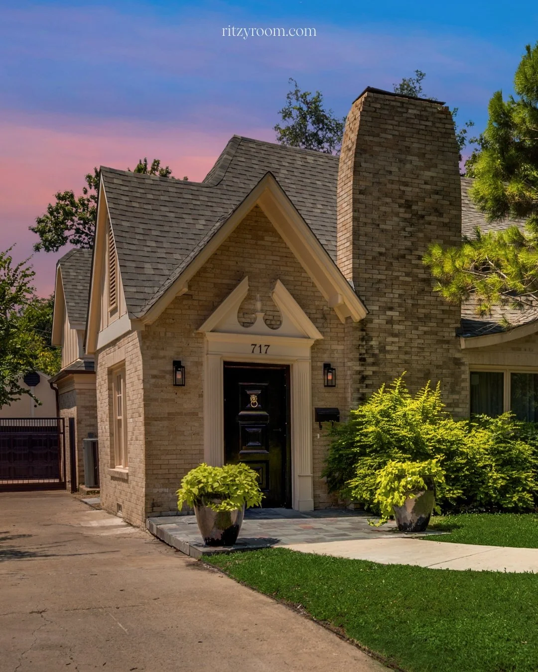 For the business traveler who craves comfort. #RitzyRoom
www.ritzyroom.com
#CorporateHousing #FeelAtHome #ExtendedStay #SantaFeTrail #CozyRetreat #VacationRental #VacationRentalresidence #VacationRentalhome #kindwords #HolidayHome #Airbnb #Airbnbdal