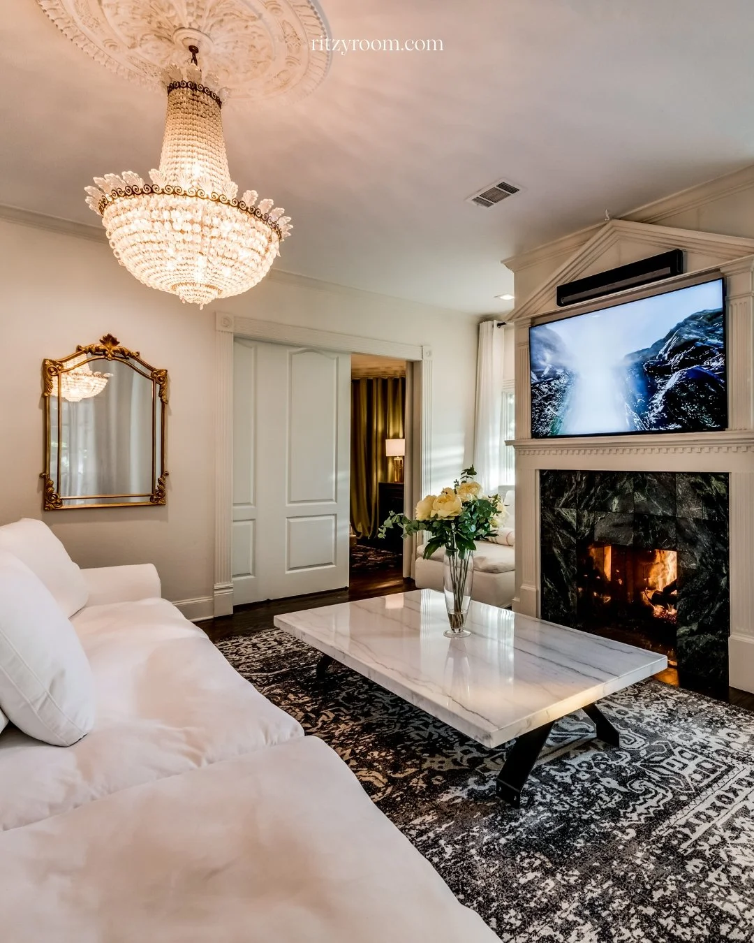 🏡 This fully equipped kitchen with a Nespresso machine, premium linens, blackout drapes, and luxurious hybrid mattresses lets you feel right at home &mdash; not just like a hotel guest. Great for travel nurses, digital nomads, or professionals needi