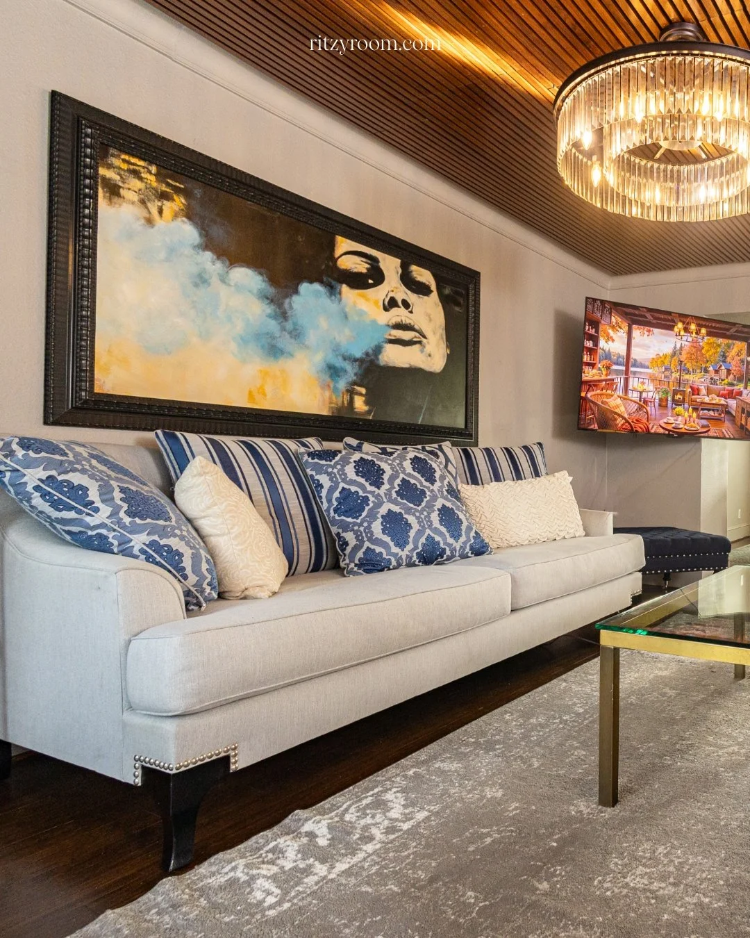 Moving to Dallas or in between homes? We make relocation a breeze. Instead of scrambling to find a long-term lease or camping out in a hotel, you can move straight into a fully furnished apartment &ndash; no furniture shopping or U-Haul required. 

J