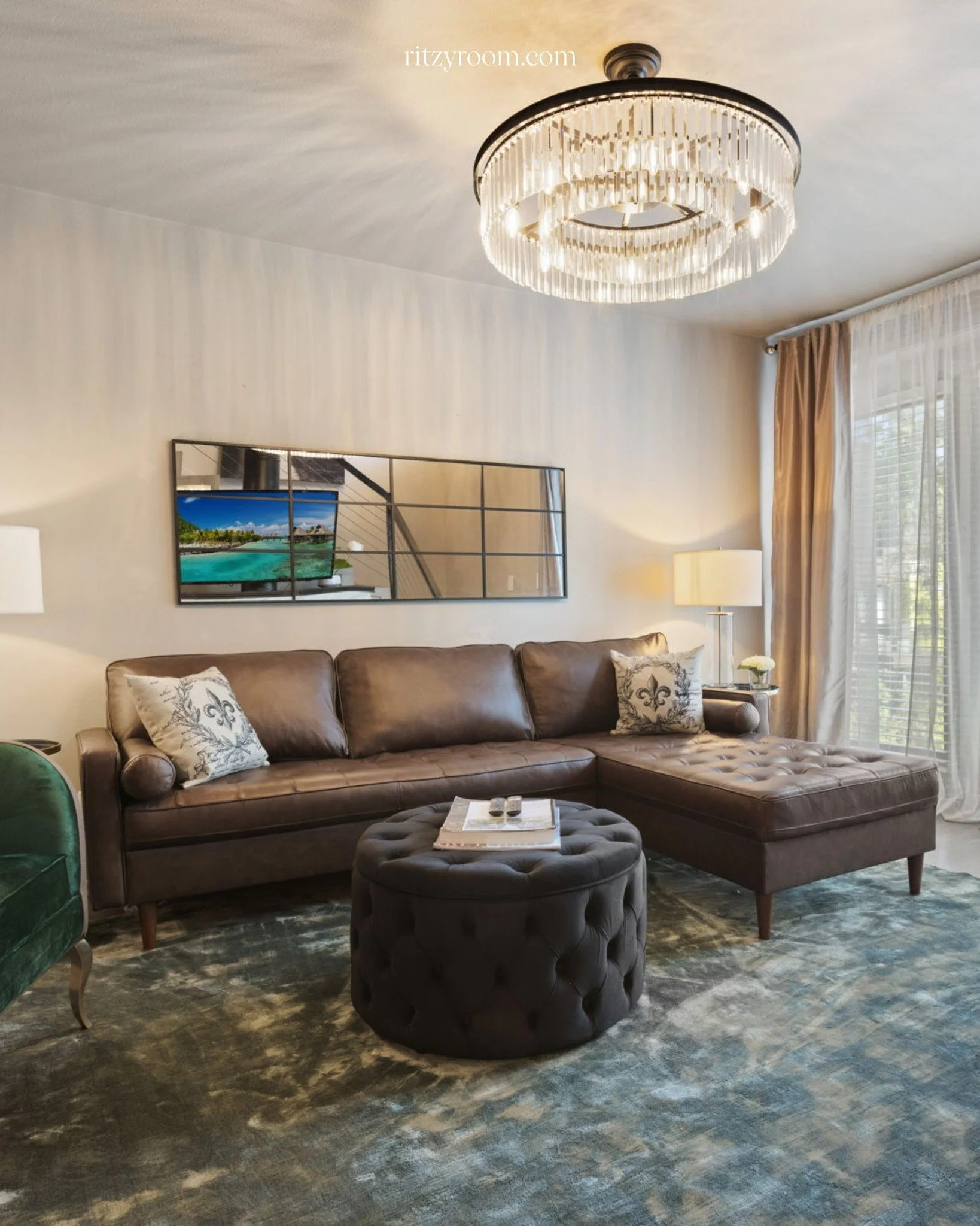 🌿 A Dallas escape you&rsquo;ll want to return to again and again!
This modern retreat offers a private patio, chic interiors, and access to resort-style amenities like a pool, sauna, and fitness deck &mdash; perfect for relaxing after exploring the 