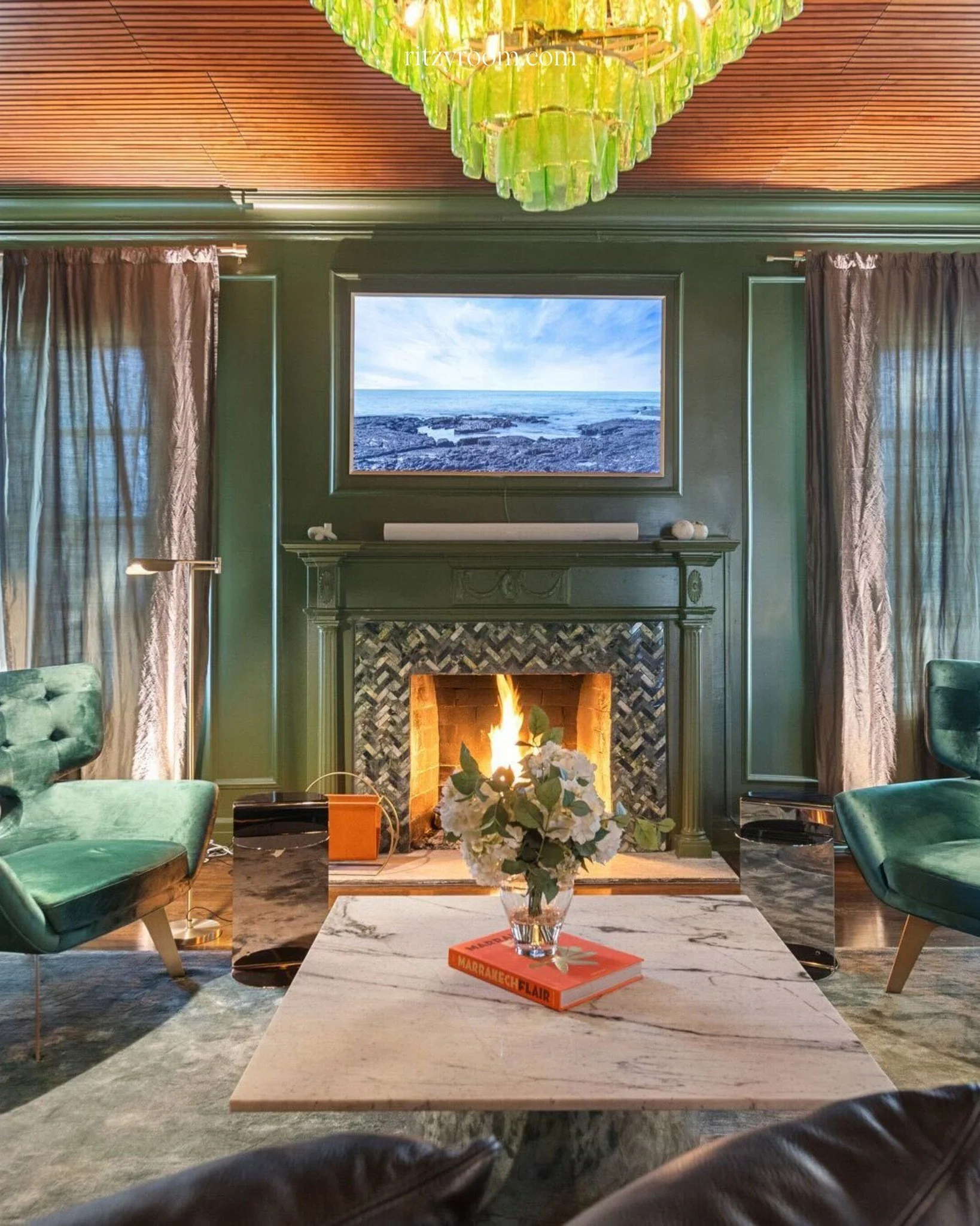 Work trips should feel inspiring&mdash;not cramped. Ritzy Room guests enjoy exclusive access to a guest-only co-working lounge in Dallas, complete with shared workspaces, conference room access, high-speed Wi-Fi, and a coffee bar atmosphere. Start th