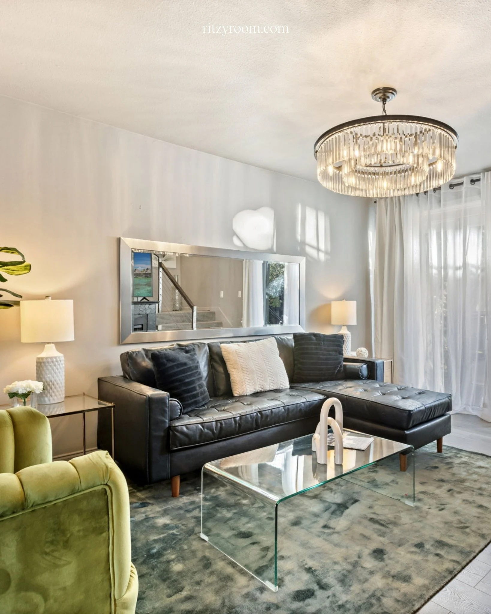 City energy outside, calm retreat inside. This Dallas loft blends timeless charm with modern comfort&mdash;featuring two comfortable bedrooms, a plush living room with a large Smart TV, fast Wi-Fi, and a sleek kitchen ready for home-cooked meals. Fre