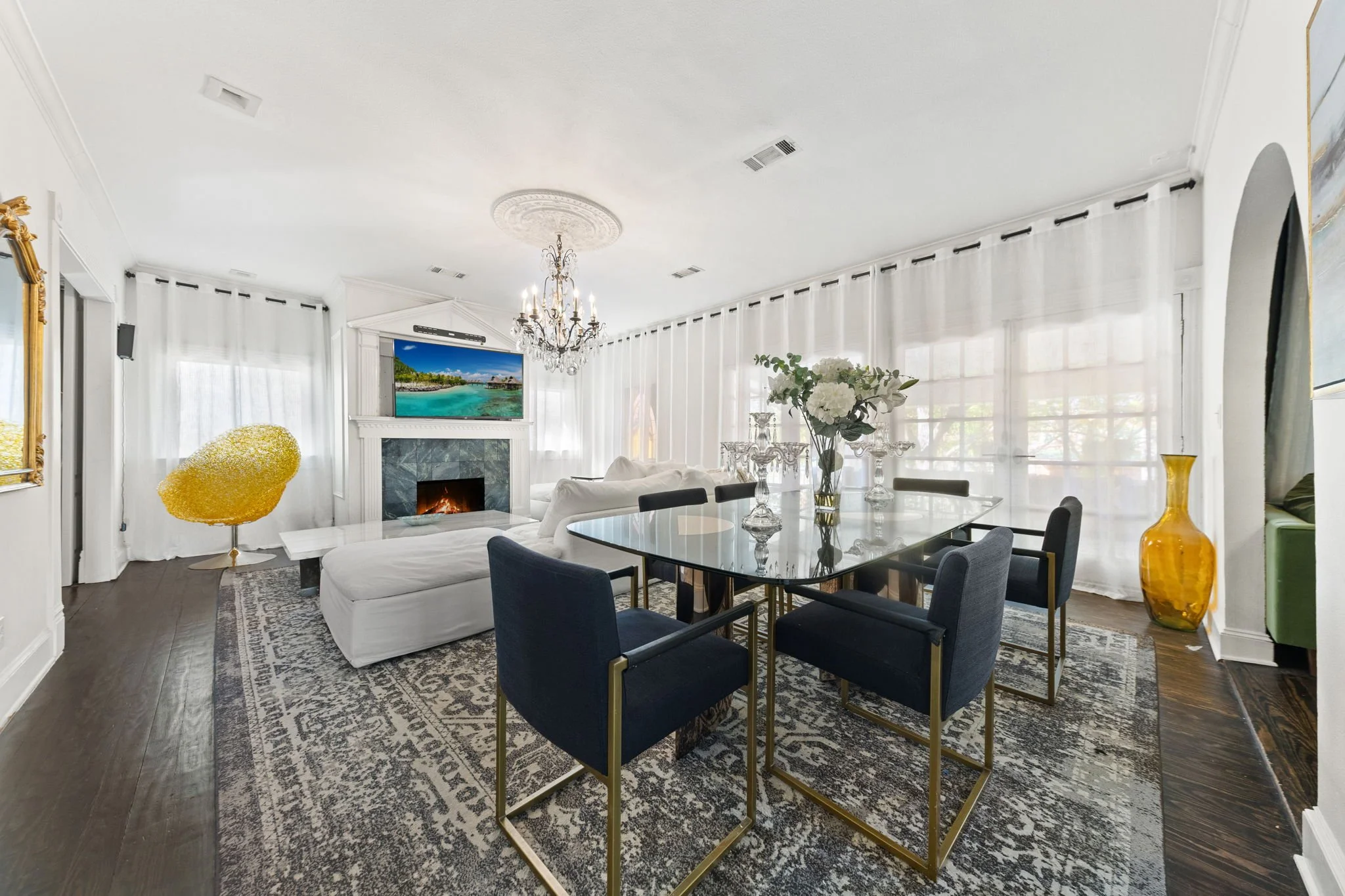 Your furnished apartment should feel ready from day one: fully equipped kitchen, comfortable living space, and laundry on-site. 🧳 #furnishedapartments #shorttermstays 

www.ritzyroom.com

#CorporateHousing #FeelAtHome #ExtendedStay #SantaFeTrail #Co