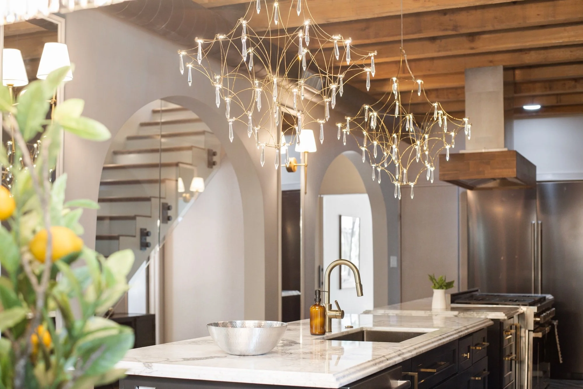 Housekeeping options can be a game-changer on extended stay assignments. Ask what&rsquo;s available for your dates. 🧼 #extendedstay #corporatehousing

www.ritzyroom.com

#CorporateHousing #FeelAtHome #ExtendedStay #SantaFeTrail #CozyRetreat #Vacatio