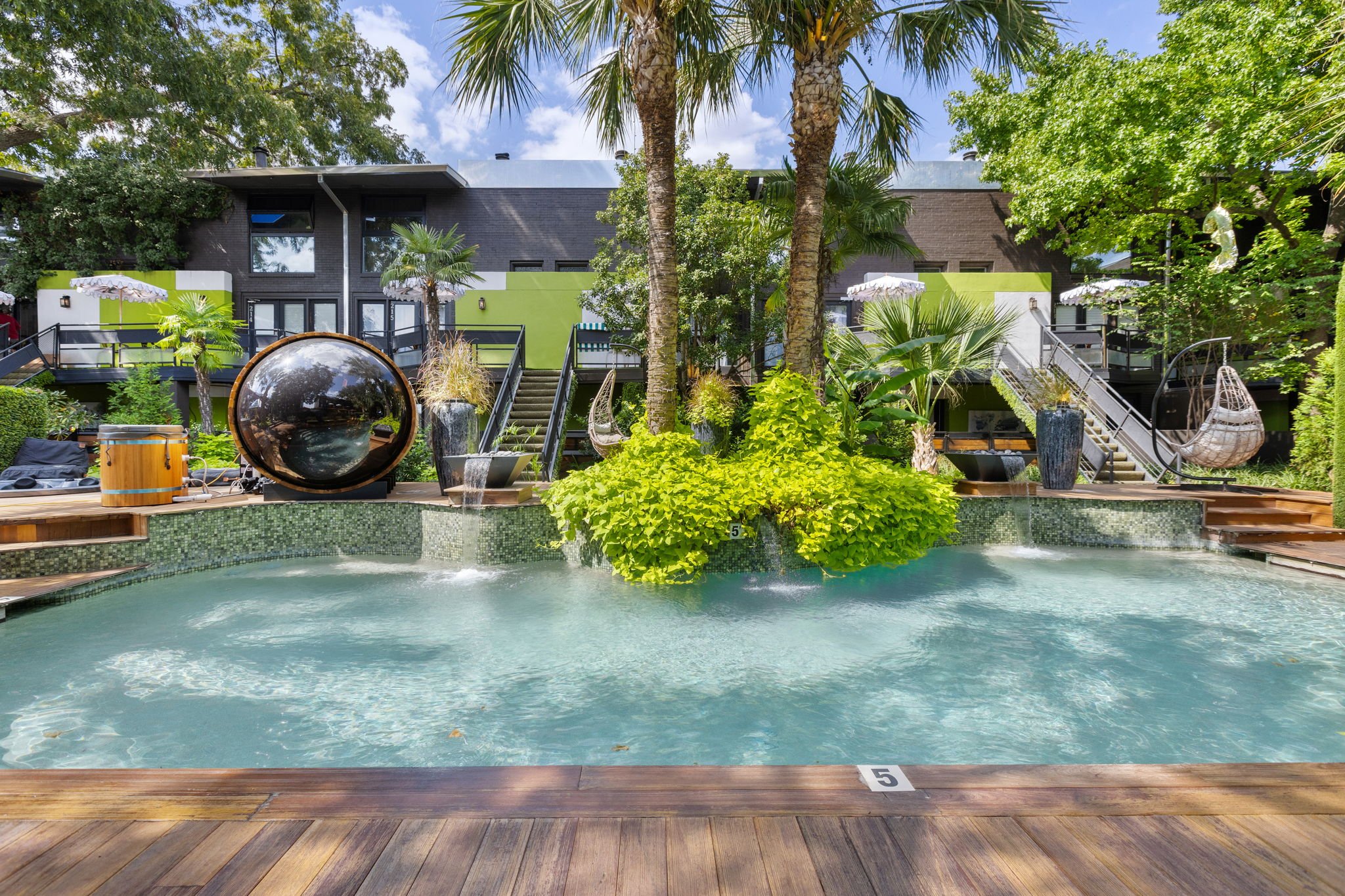 Wellness retreat available to all guests, on-site or offsite. Contact our office for details.🌞🕶👙

www.ritzyroom.com
#CorporateHousing #FeelAtHome #ExtendedStay #SantaFeTrail #CozyRetreat #VacationRental #VacationRentalresidence #VacationRentalhome