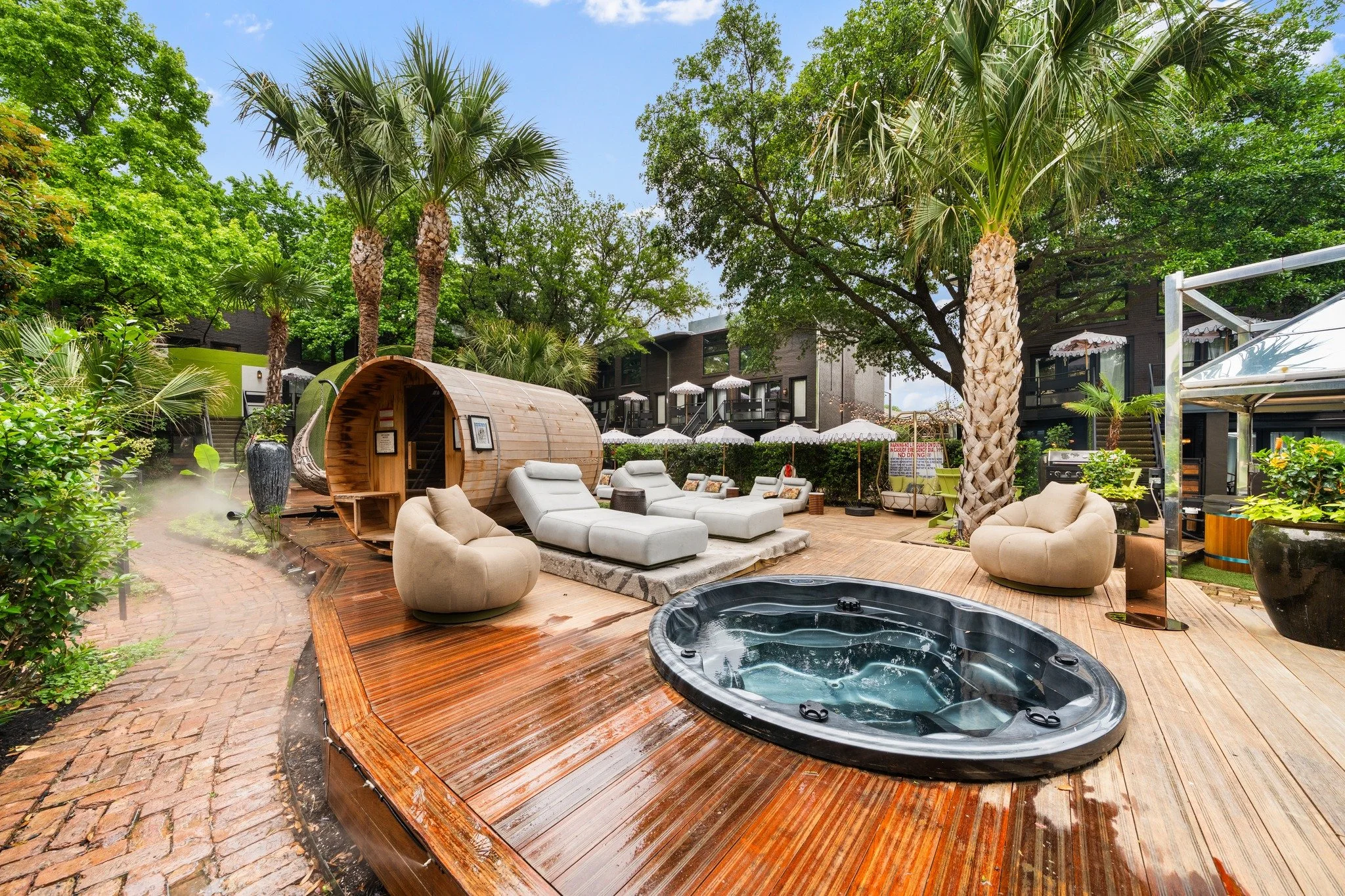 Soak away in our jacuzzi. Available to all guests. Inquire with our office for more information.

www.ritzyroom.com
#CorporateHousing #FeelAtHome #ExtendedStay #SantaFeTrail #CozyRetreat #VacationRental #VacationRentalresidence #VacationRentalhome #k
