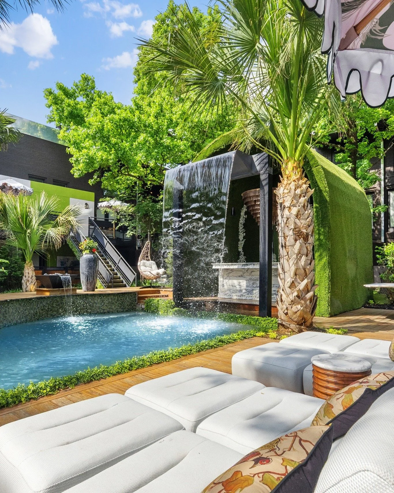 Work trips feel different here.

www.ritzyroom.com
#CorporateHousing #FeelAtHome #ExtendedStay #SantaFeTrail #CozyRetreat #VacationRental #VacationRentalresidence #VacationRentalhome #kindwords #HolidayHome #Airbnb #Airbnbdallas #travel #GetawayHome 