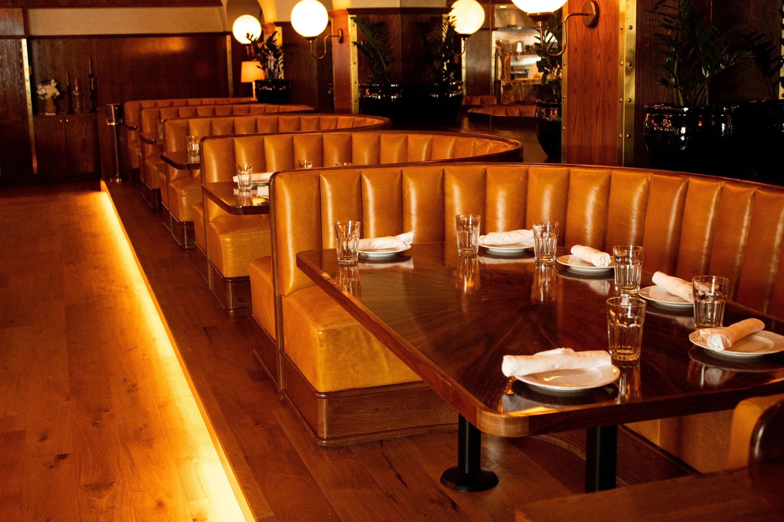 DINING+ROOM.jpg