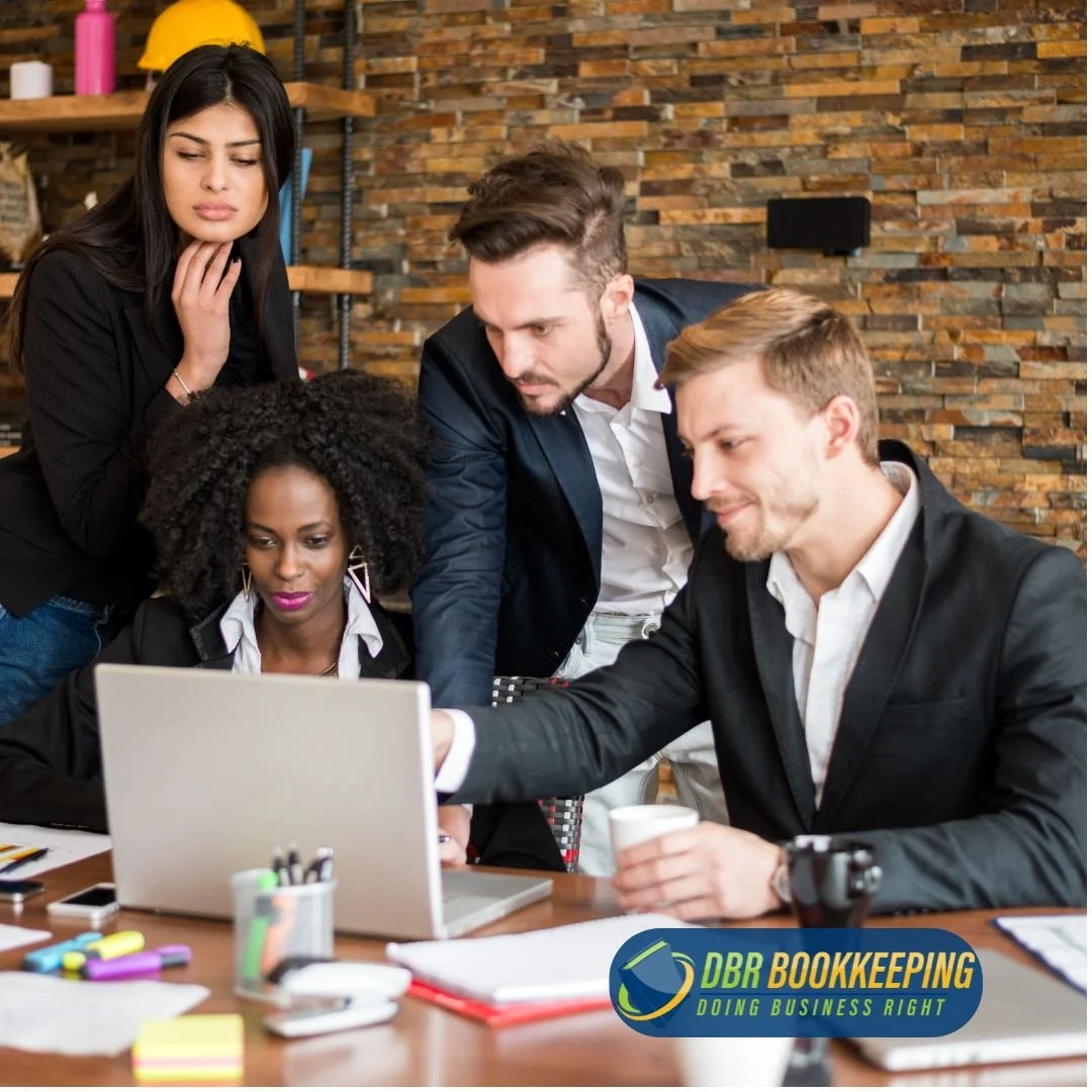 Paying People in Your Business? Here’s the Difference Between Contractors and Employees