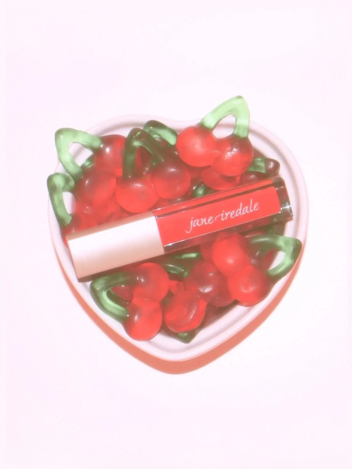 Valentine&rsquo;s Day is around the corner, and we&rsquo;re spotlighting one of our most-loved essentials for a soft, glossy, kiss‑ready look: the Jane Iredale ColorLuxe Lip Glaze in the perfect Valentine&rsquo;s red shade, &ldquo;Siren&rdquo;💄🍒
 
