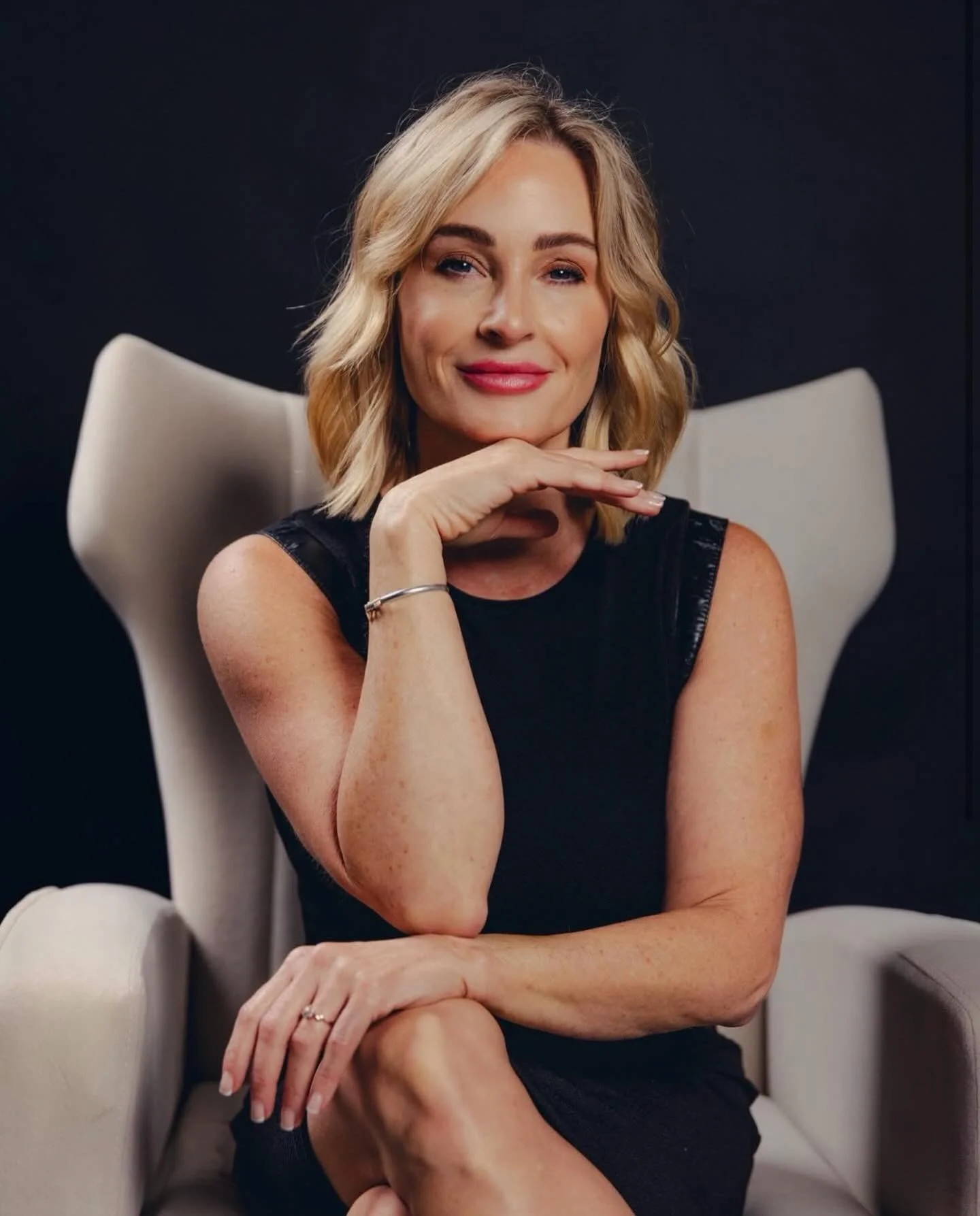 Happy birthday to this icon @trish00smith salon owner, master colorist, entrepreneur, mentor, friend, wife, she does it all! ✨🫶🏻 we are so grateful for you every day Trish, happy happy birthday!🎂 

#happybirthdaytoyou #onstagehairsalon #onstagefam