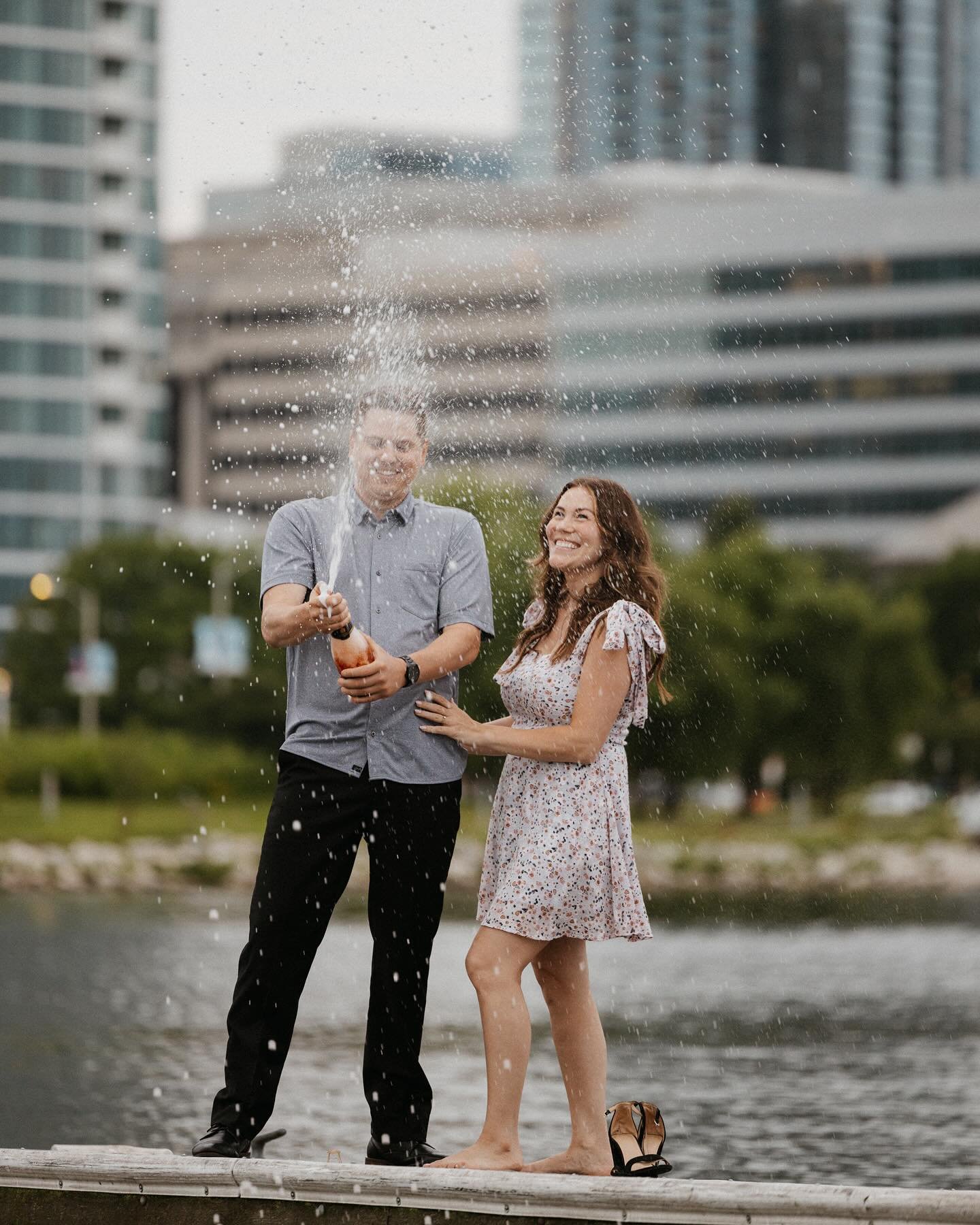 When the rain and storms clear out the park and leave us with a beautiful grey evening, ending with an epic skyline sunset 🫠🥹❤️

People have been asking how long engagement sessions are when you book a package with us!! My answer is always the same
