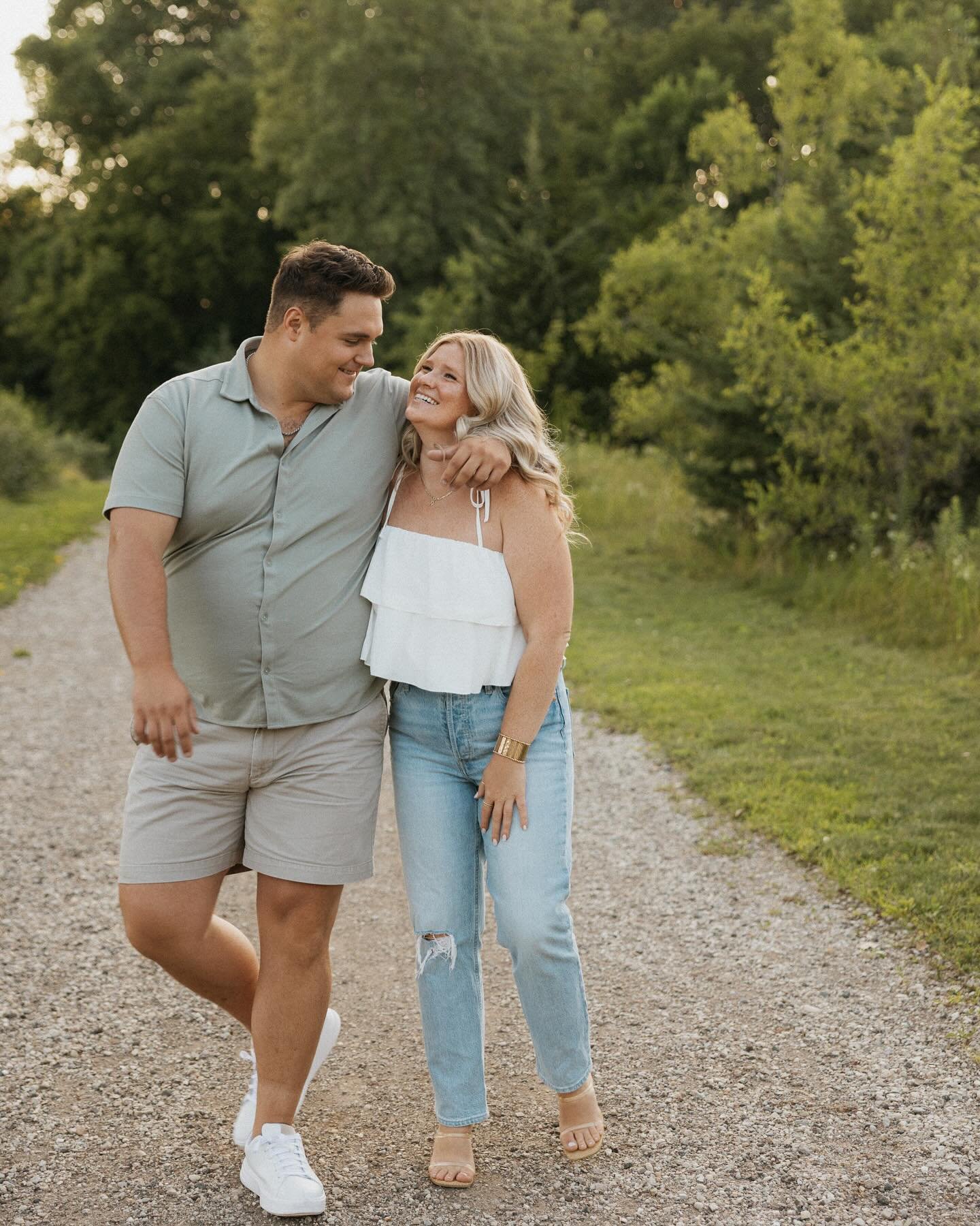 PSA : you don&rsquo;t have to have a super special occasion to book a cute photoshoot for you and your special someone or family!!! EVERYONE deserves to have beautiful photos of their favorite people! So can we stop waiting for the perfect reason??? 