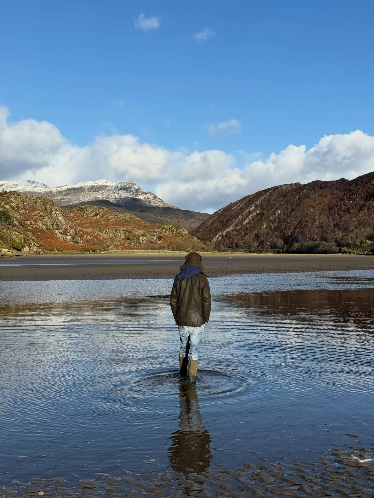 November in New York and North Wales&hellip; a month full of contrasts 🍂 (And a couple of weeks in London still recovering from a fibroid myomectomy, but the less said about that the better.) 

Wales: walking our neighbour&rsquo;s dog, hanging out w