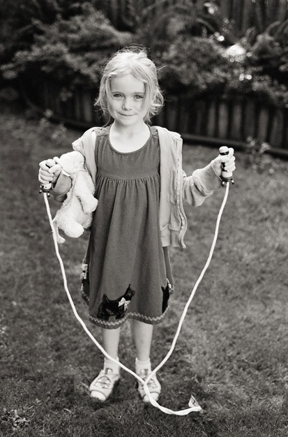 girl active outside photo by Portland photographer Linnea Osterberg