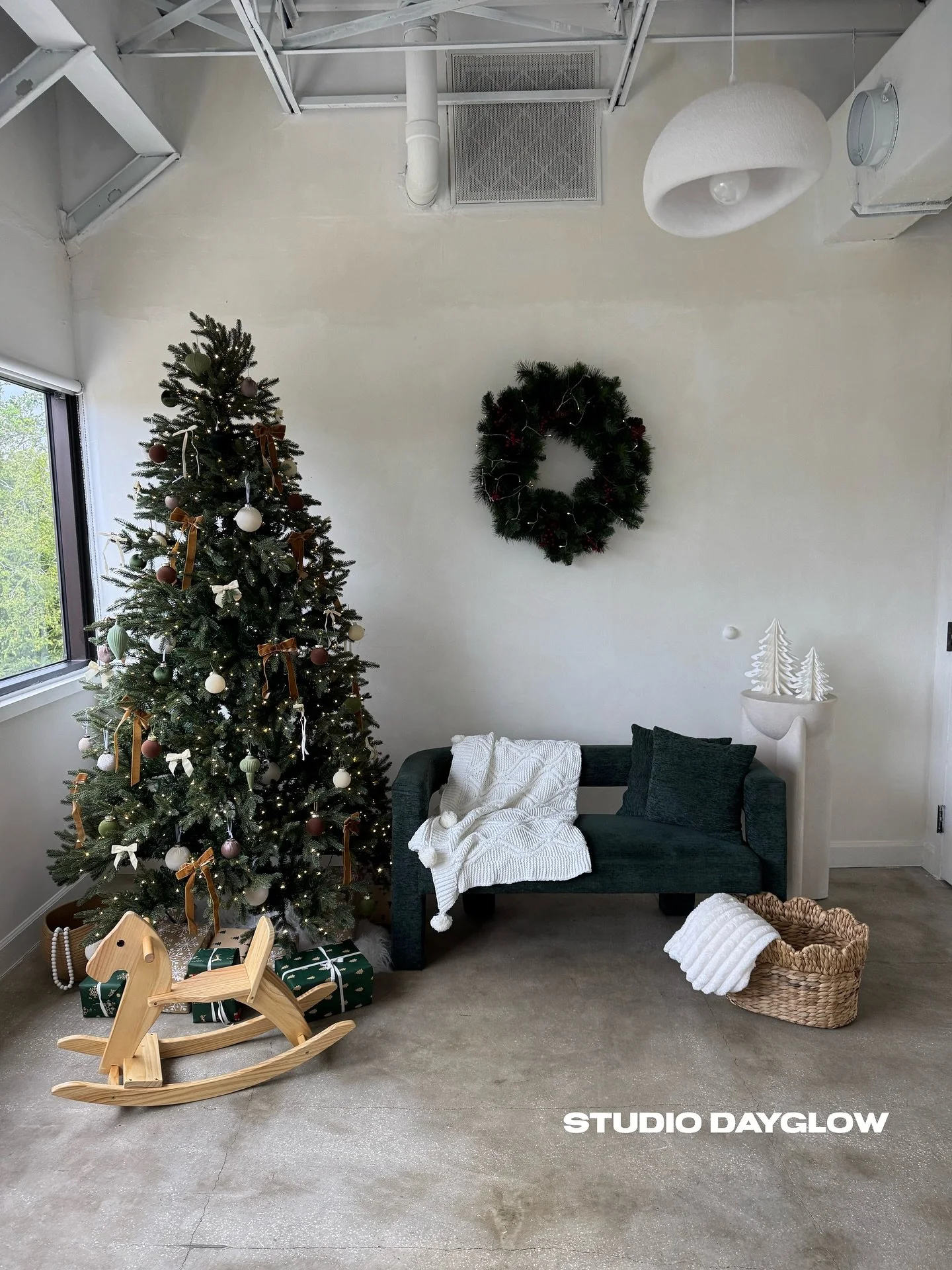 🎄✨ Christmas is here! ✨🎄
We&rsquo;re so excited to share that our Christmas decor is officially up!
Studio Dayglow and Studio Paris both feature festive holiday setups. Please check the floor plans to see where the decor is placed. You&rsquo;ll sti